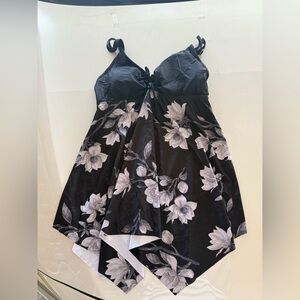 Women’s Black And White Floral Swim Top Spaghetti Strap Flowy